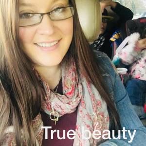 Meet your Posher, Desiree